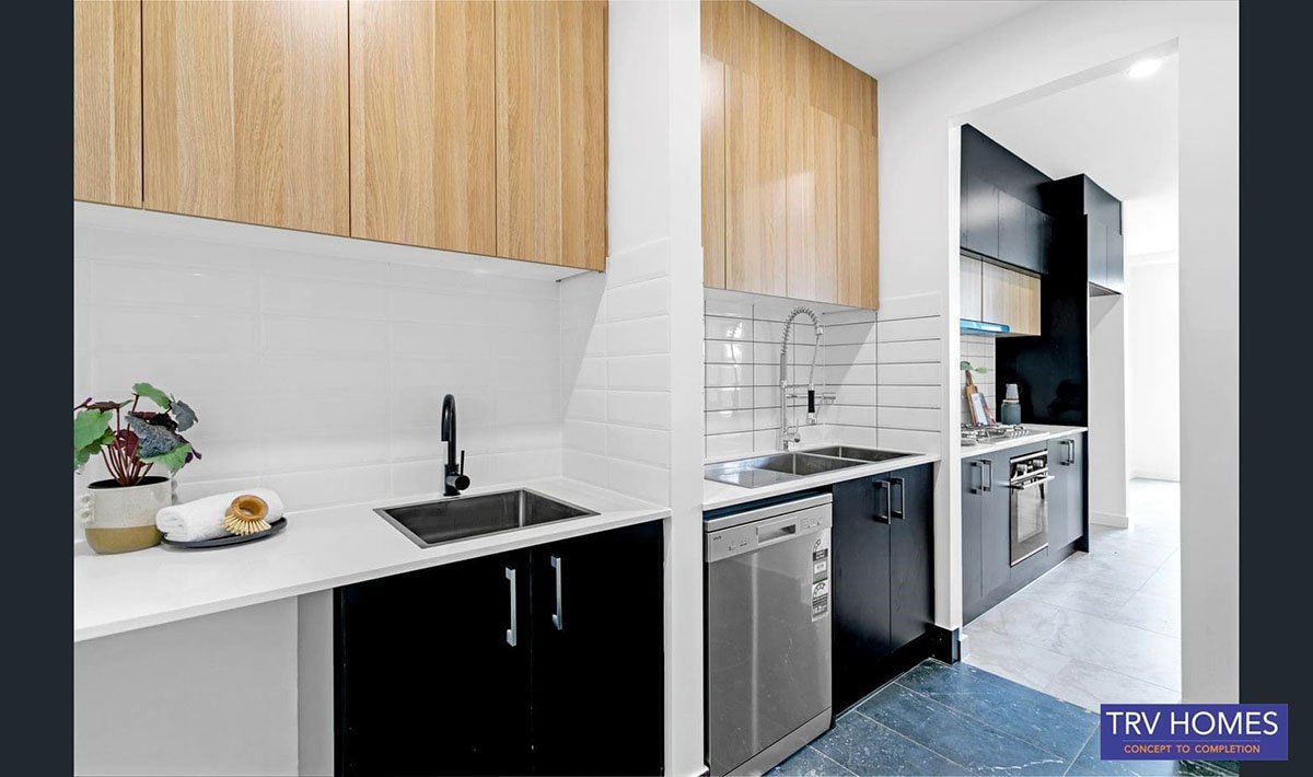 ready-to-move-in-redwarfd-avenue